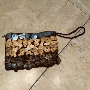 Little wristlet purse w/faux mother of pearl embellishments and shell